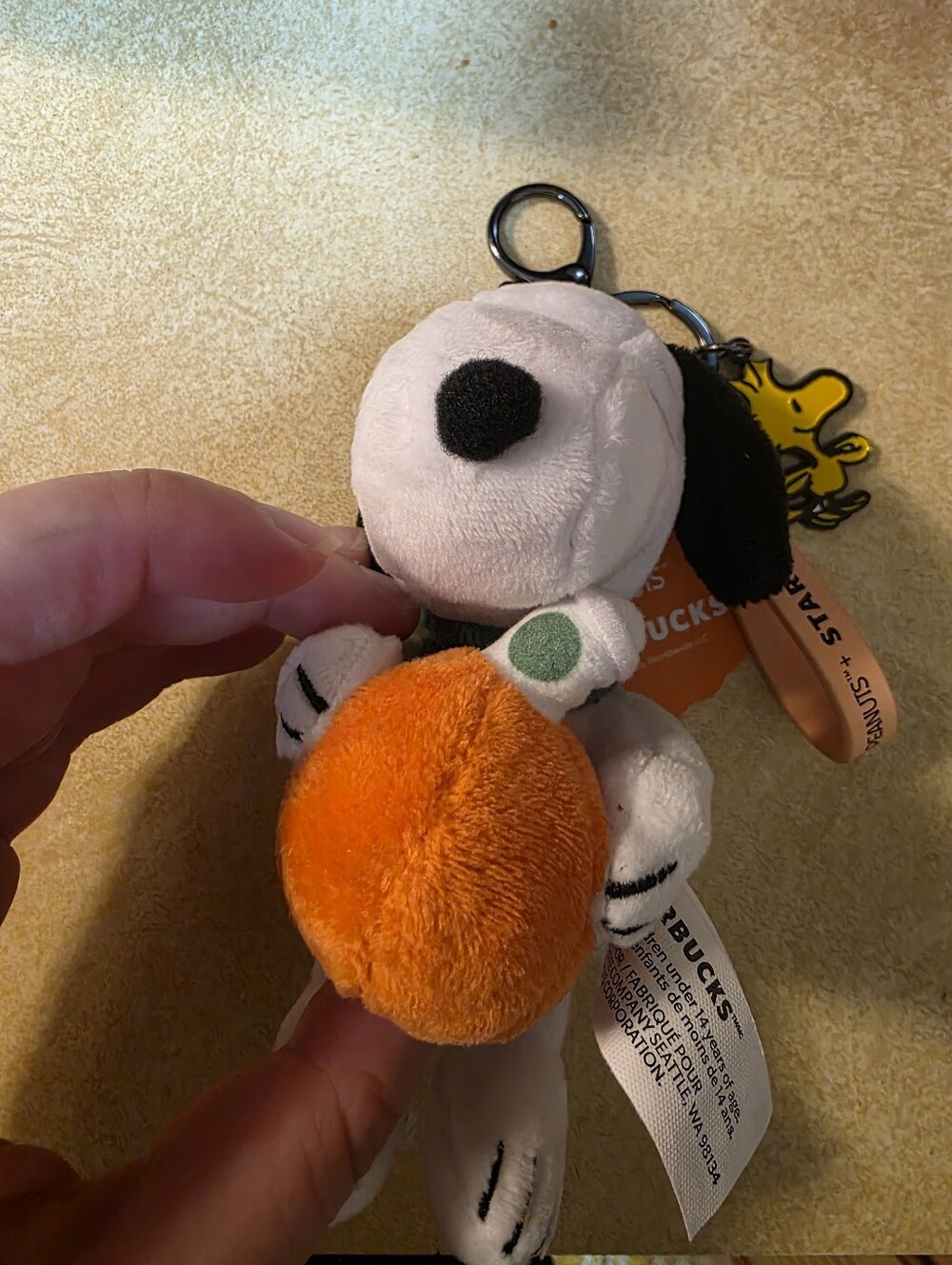 Snoopy Starbucks Keychain - Picture 2 of 3